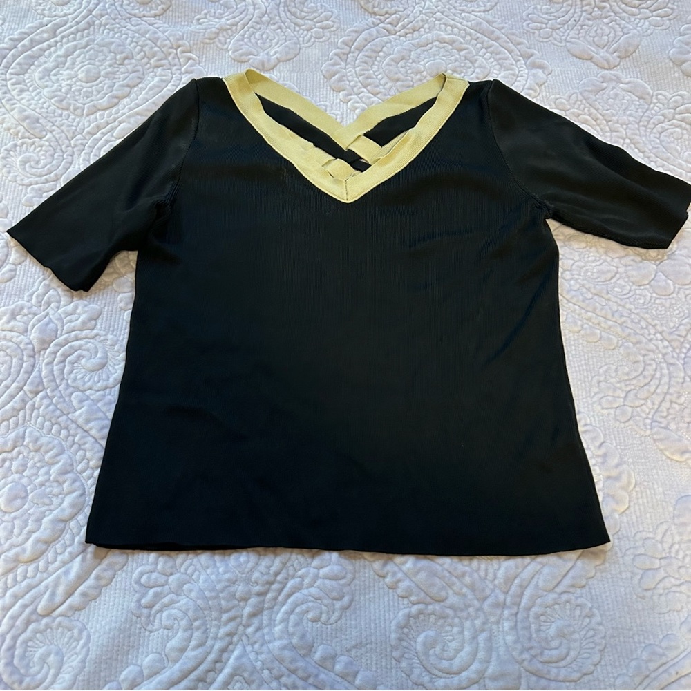 DANA BUCHMAN knit top. Size L